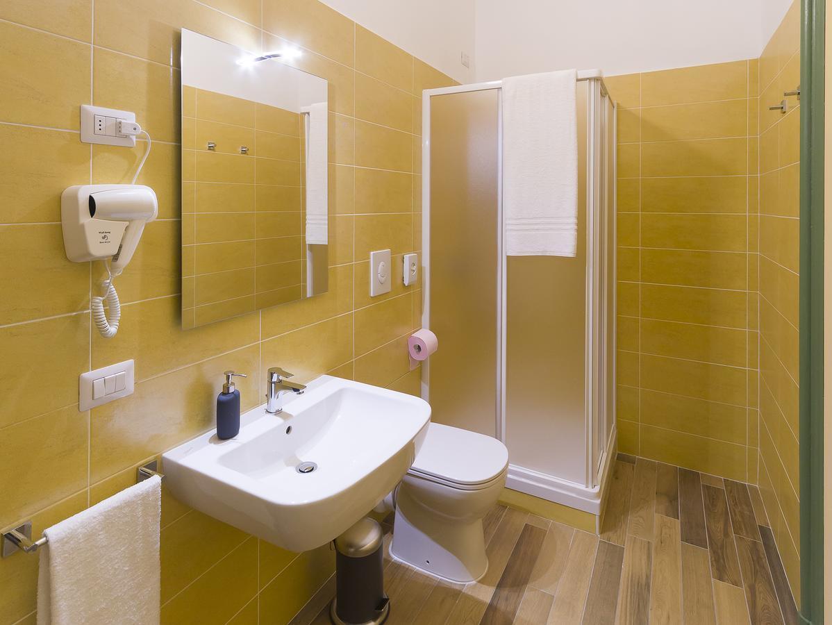 La Nostra Casa In Centro Hotel Lecco Luaran gambar