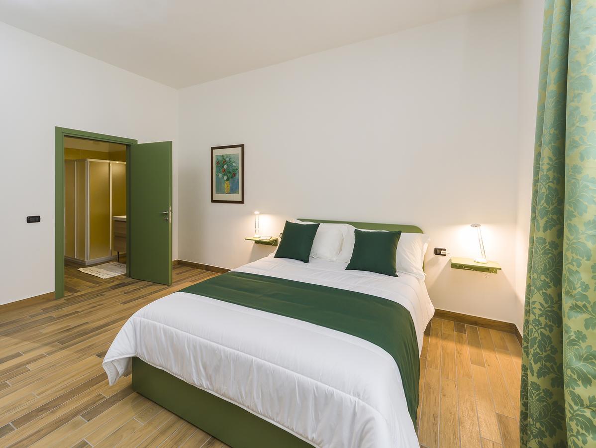 La Nostra Casa In Centro Hotel Lecco Luaran gambar