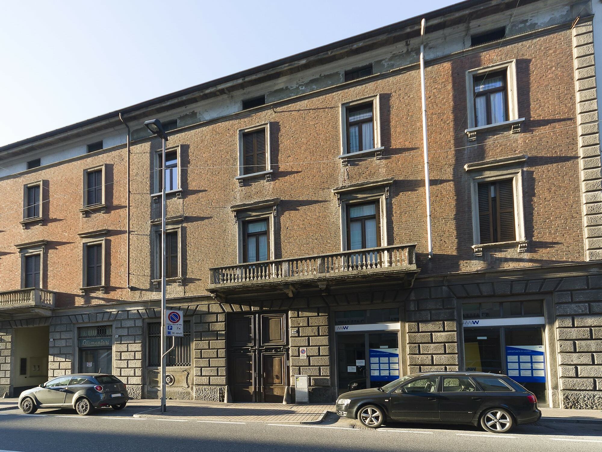 La Nostra Casa In Centro Hotel Lecco Luaran gambar